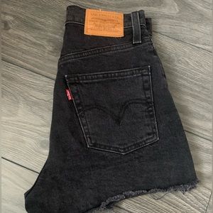 COPY - Levi’s rib cage shorts